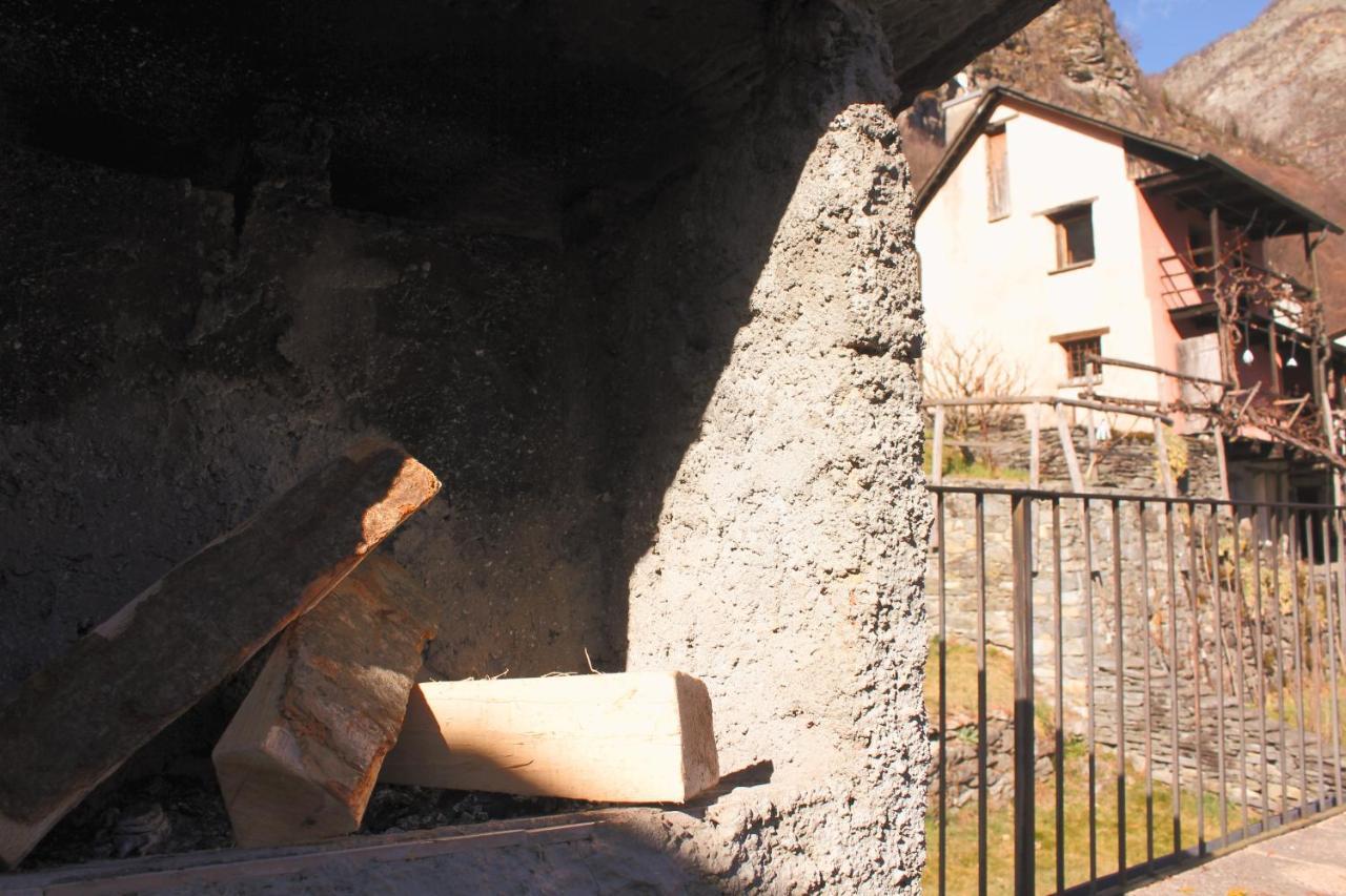 Casa Gialla Russo Luaran gambar
