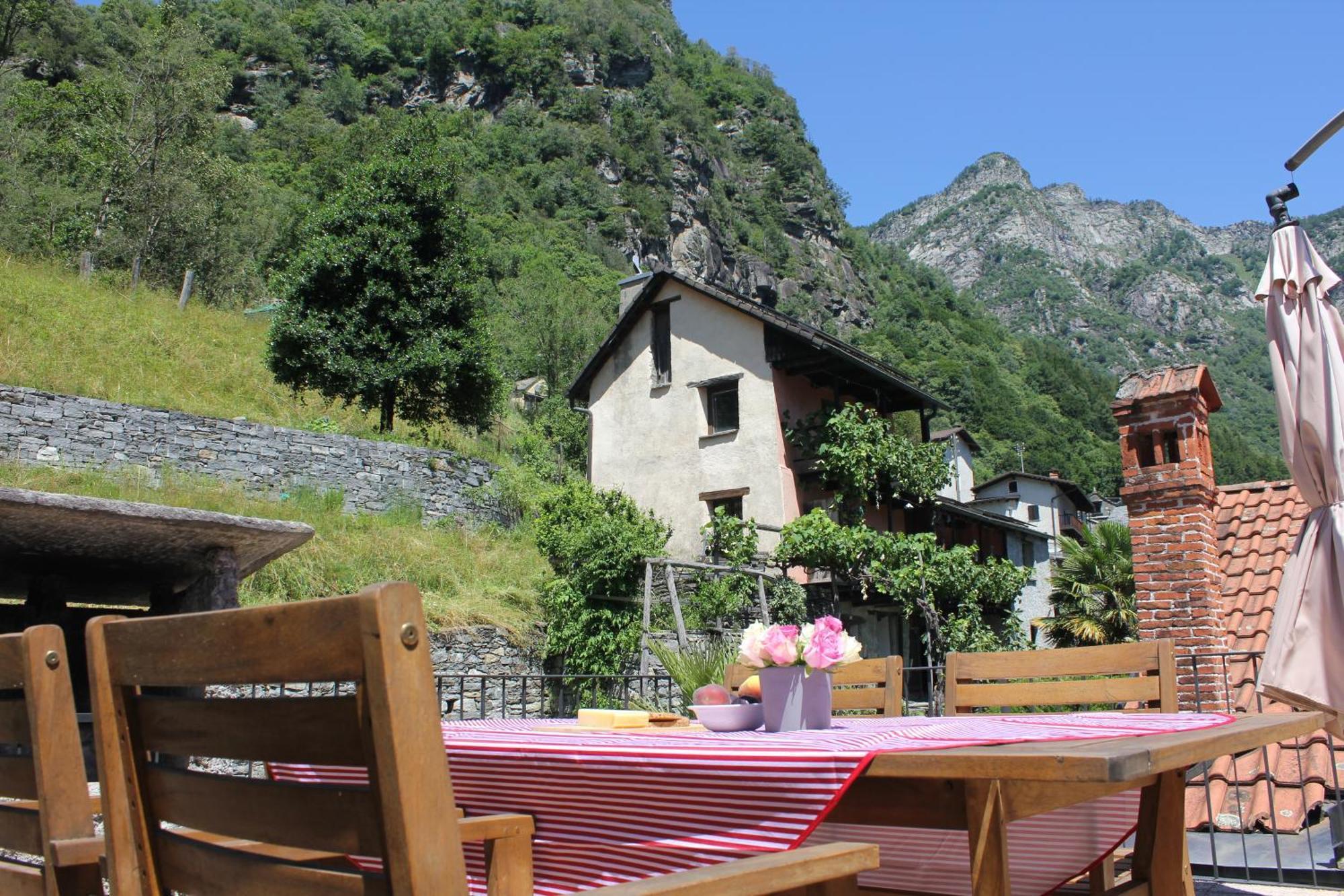 Casa Gialla Russo Luaran gambar