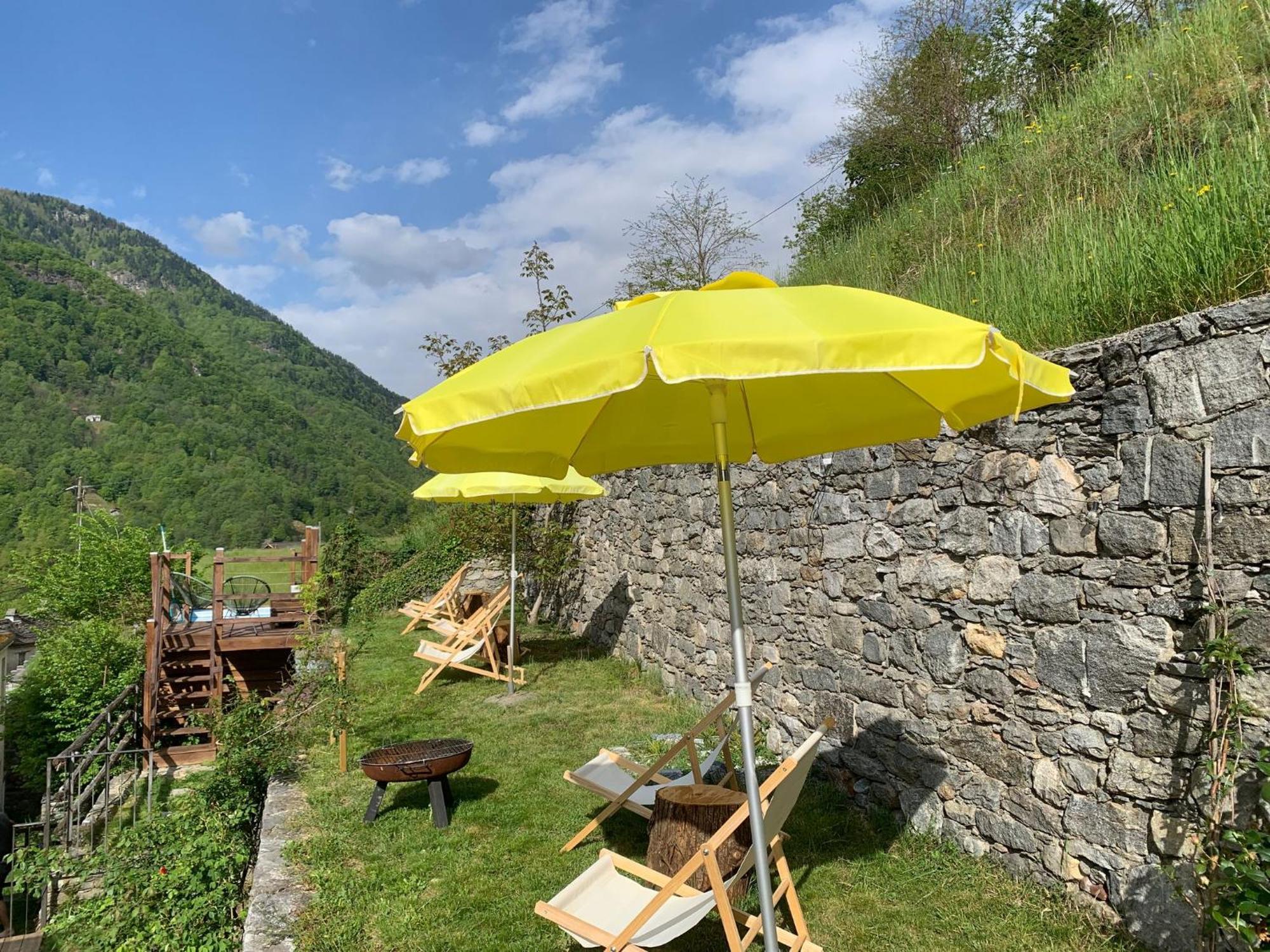 Casa Gialla Russo Luaran gambar