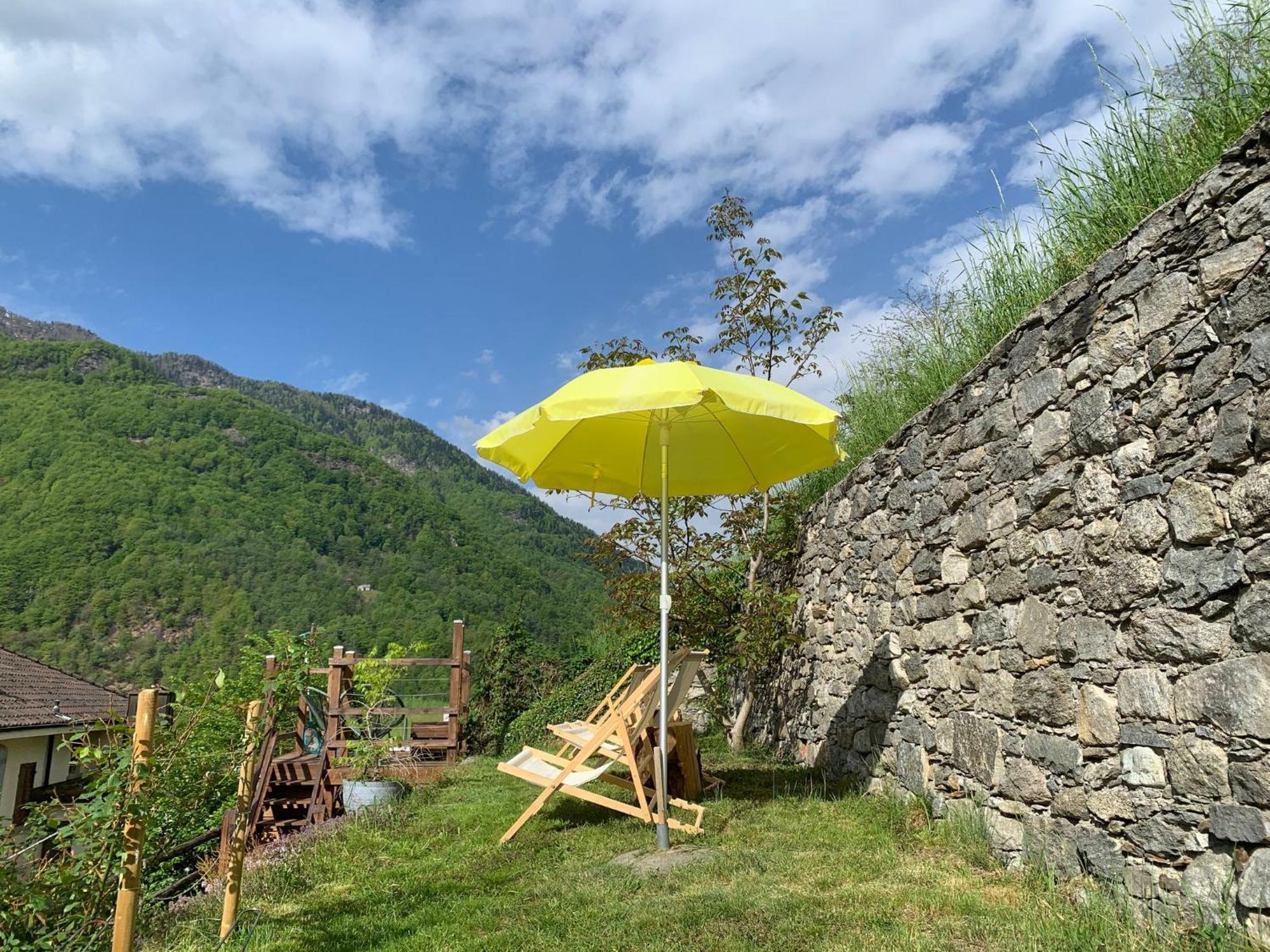 Casa Gialla Russo Luaran gambar