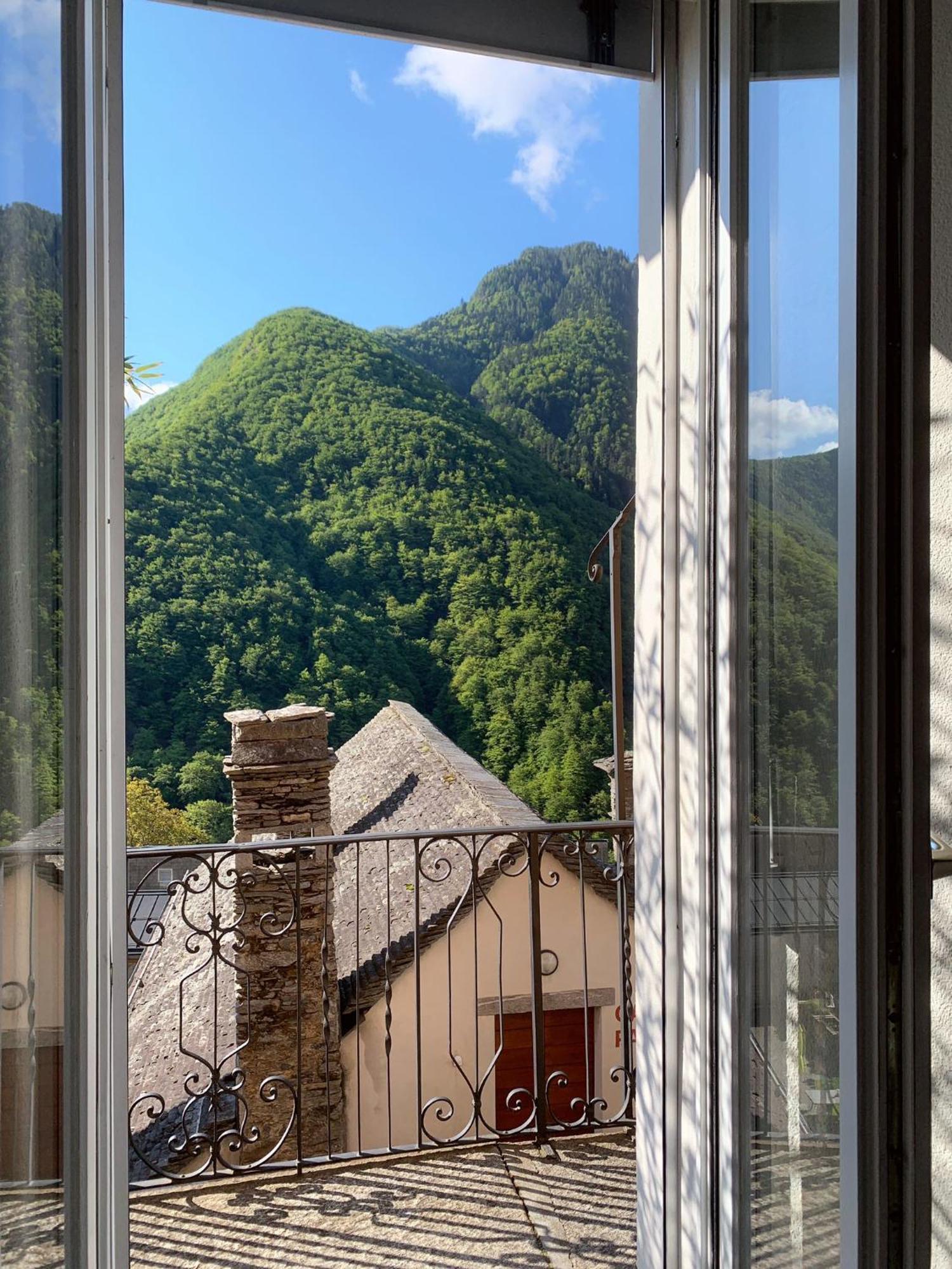 Casa Gialla Russo Luaran gambar